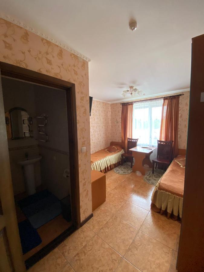 Золотий Лев Hotel Zvenyhorodka Exterior photo