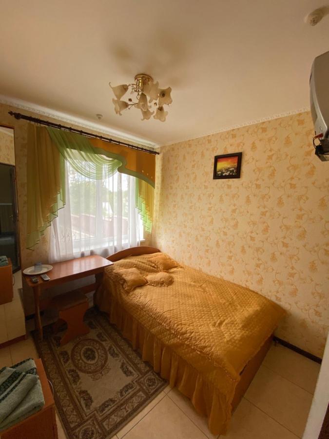 Золотий Лев Hotel Zvenyhorodka Exterior photo